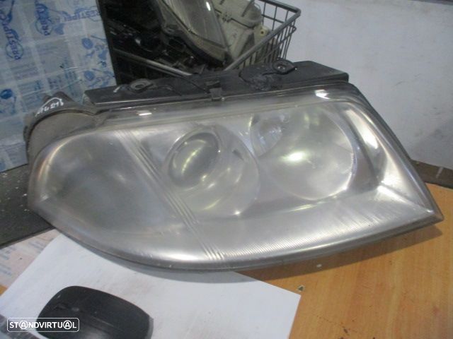 Farol 3B0941016A VW PASSAT 4 BREAK (3B) PHASE 2 2001 1.9TDI  130CV 5P CINZENTO DRT H7 + H7 HELLA  APOIO DANIFICADO - 1