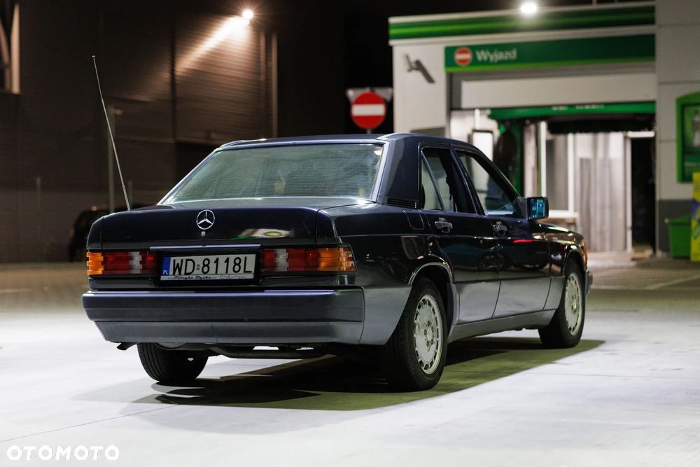 Mercedes-Benz W201 (190) - 14