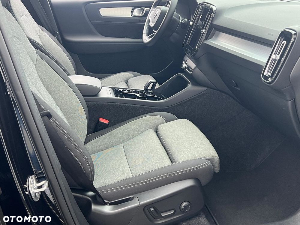 Volvo XC 40 B4 AWD Ultimate Dark - 18