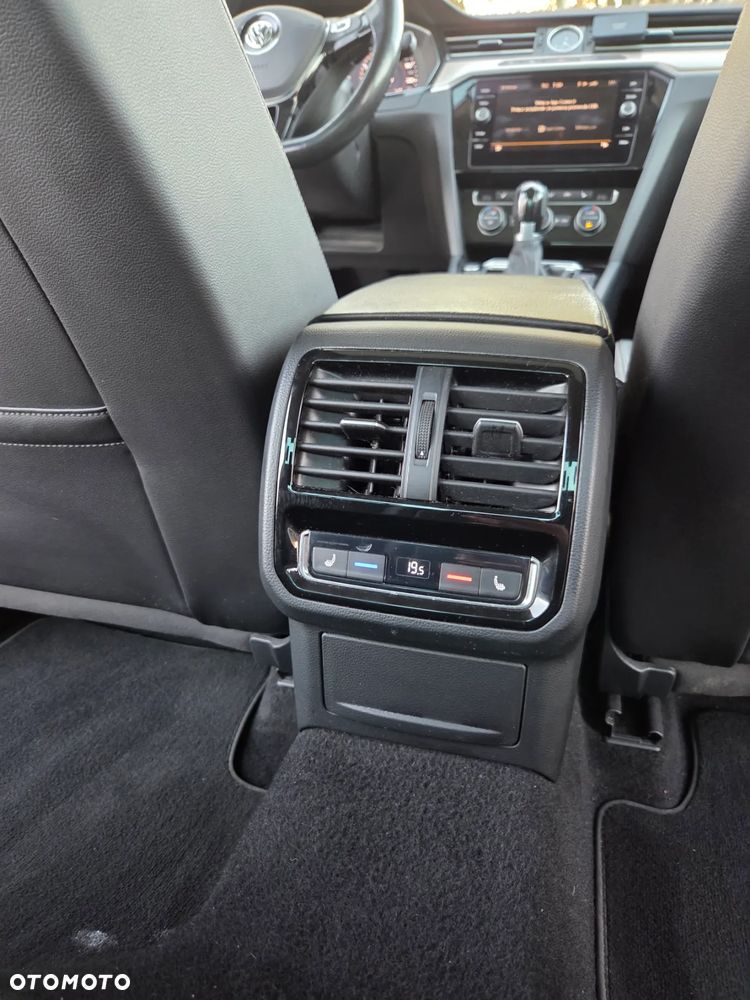 Volkswagen Passat - 16