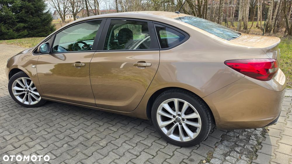 Opel Astra - 25
