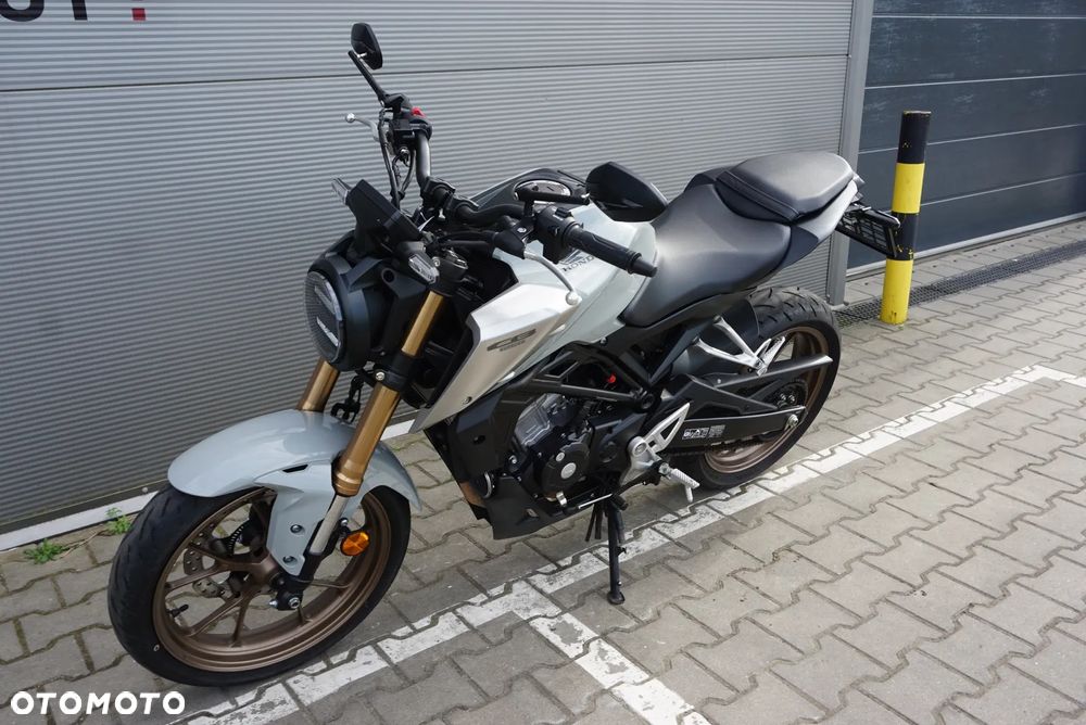 Honda CB - 8