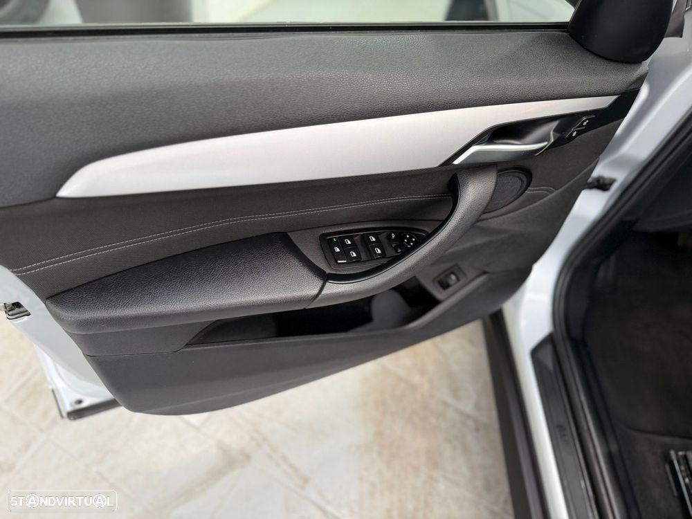 BMW X1 16 d sDrive Auto Line Sport - 28