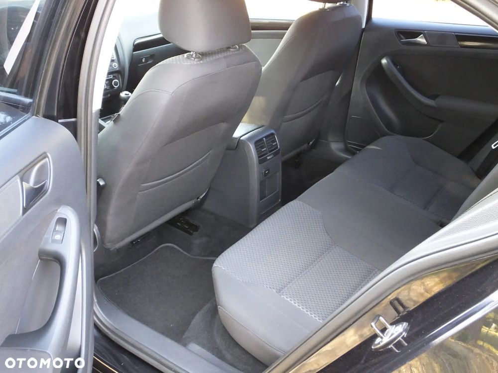 Volkswagen Jetta 1.6 TDI DPF Comfortline - 27