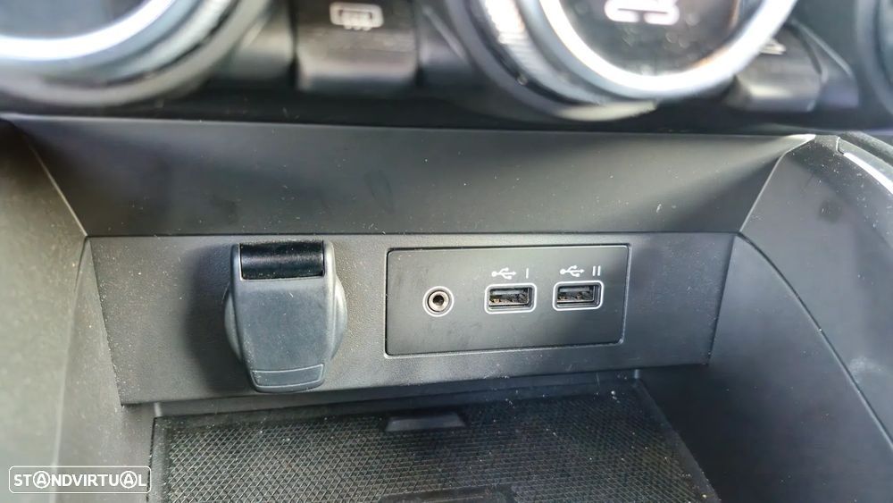 Renault Clio 1.0 TCe Techno Bi-Fuel - 11