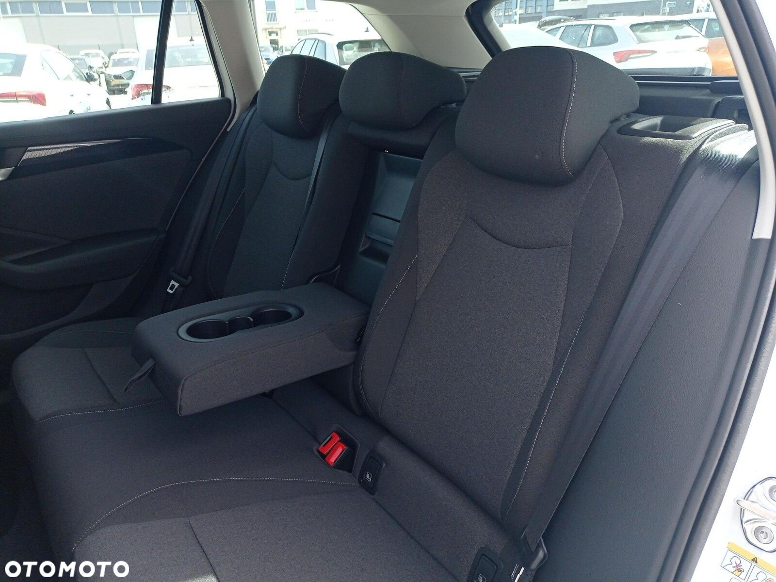 Volkswagen Passat - 16