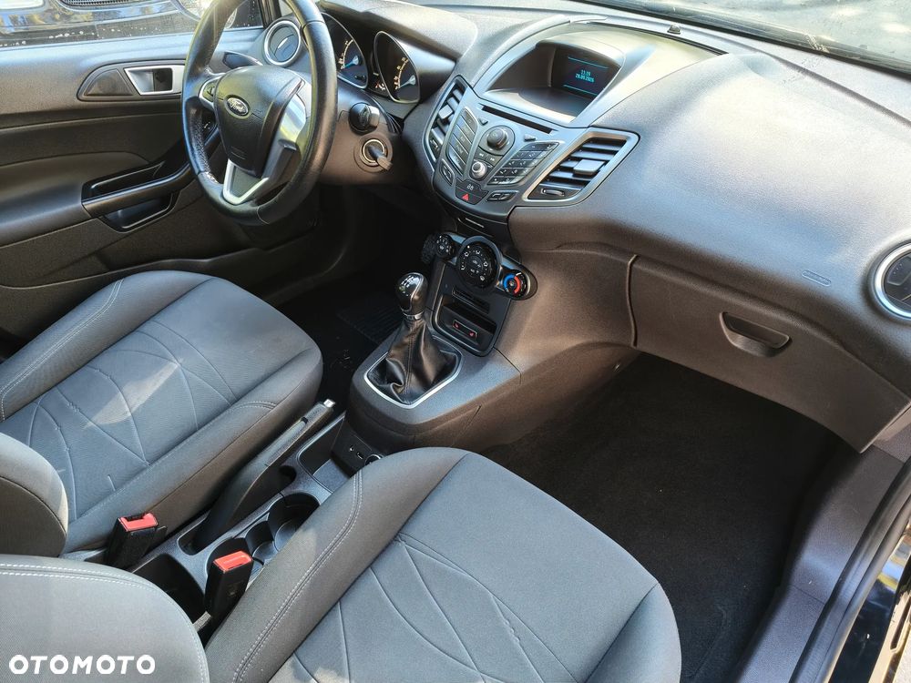 Ford Fiesta - 34