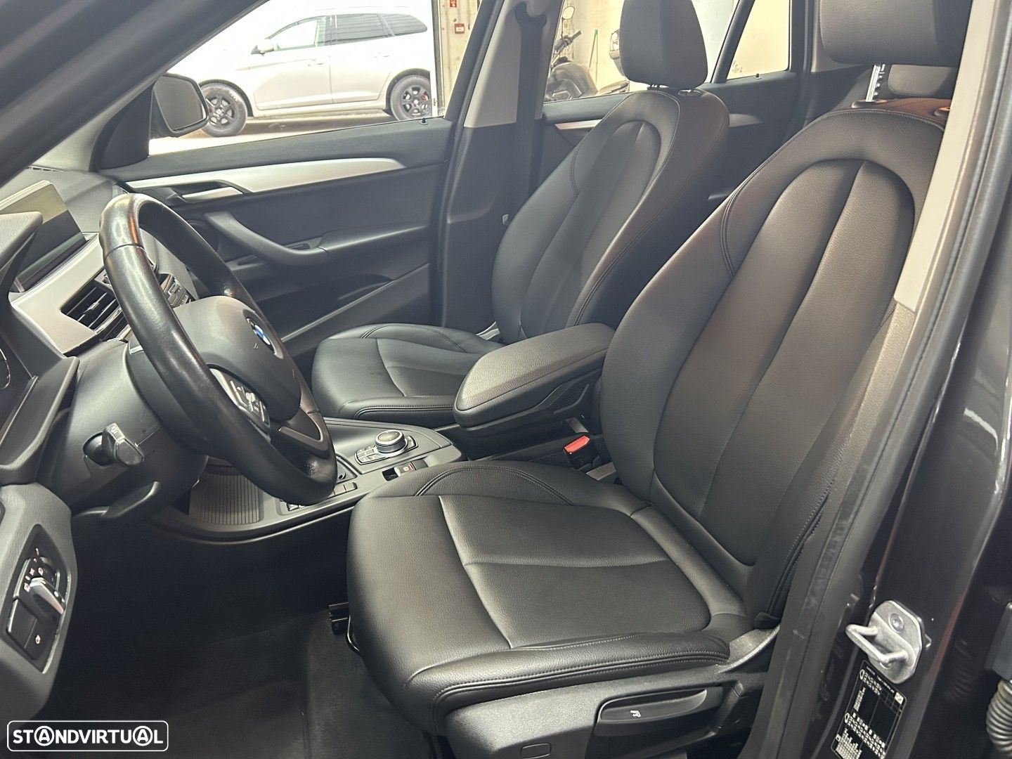 BMW X1 16 d sDrive Advantage Auto - 12