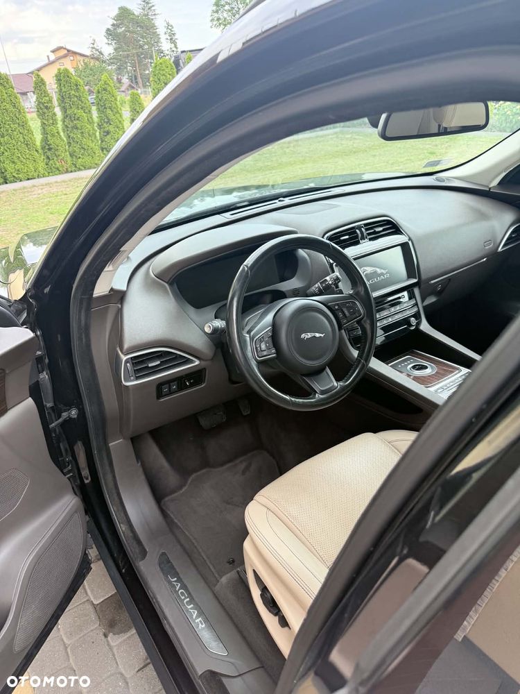 Jaguar F-Pace 2.0 i4D AWD Prestige - 10