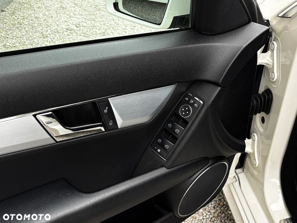 Mercedes-Benz Klasa C 200 Kompressor Avantgarde - 39