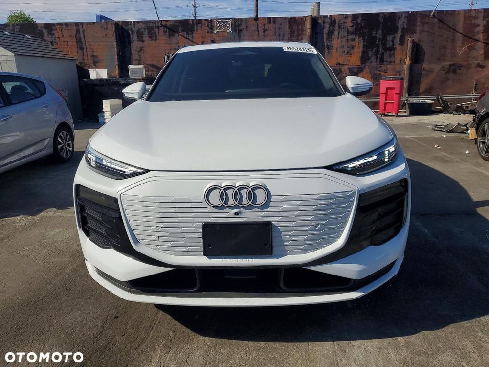 Audi Q6 e-tron Quattro - 6