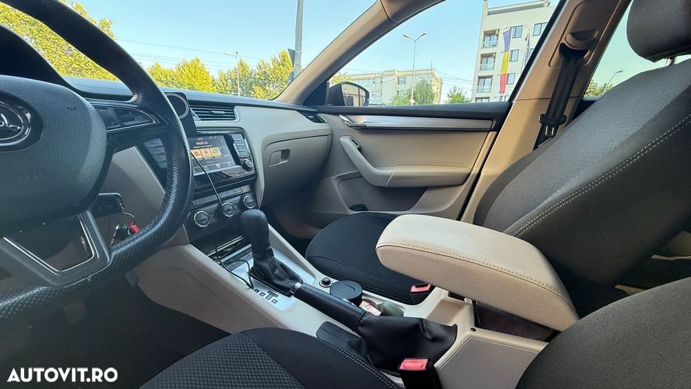 Skoda Octavia 2.0 TDI DSG 4X4 Ambition - 3