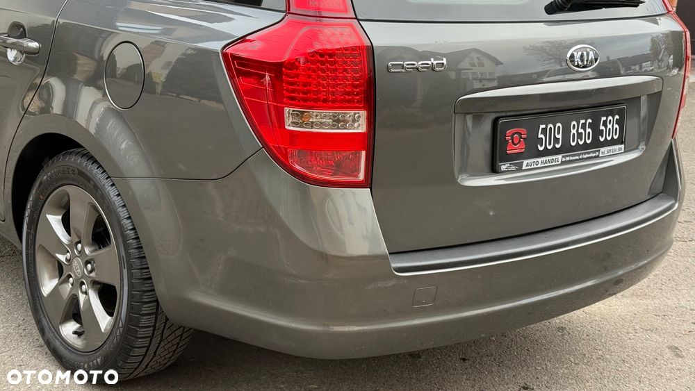 Kia Ceed - 34