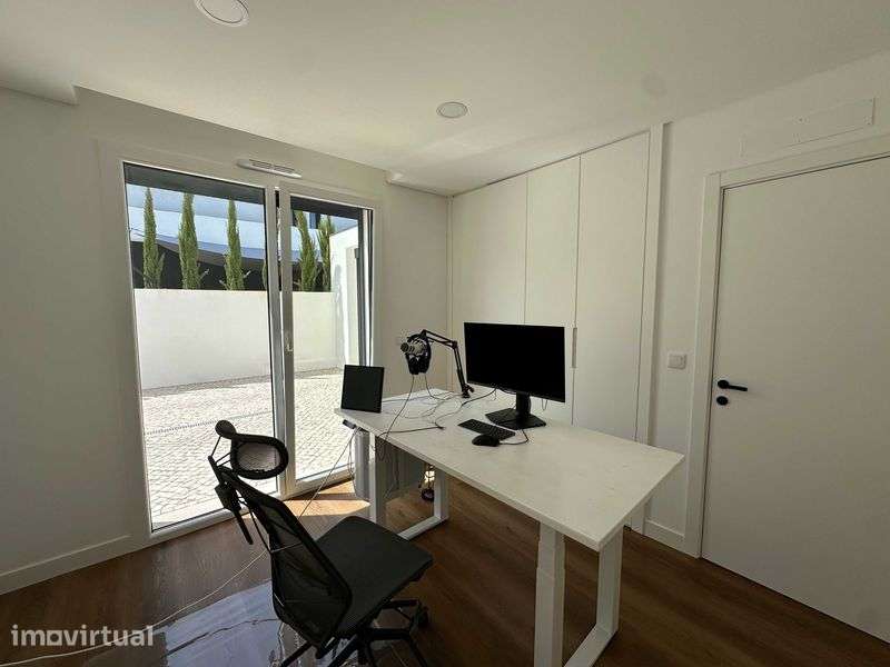 Moradia T4 Nova 2024 com Piscina — Setúbal, 10 min St Peter's School - Grande imagem: 3/12