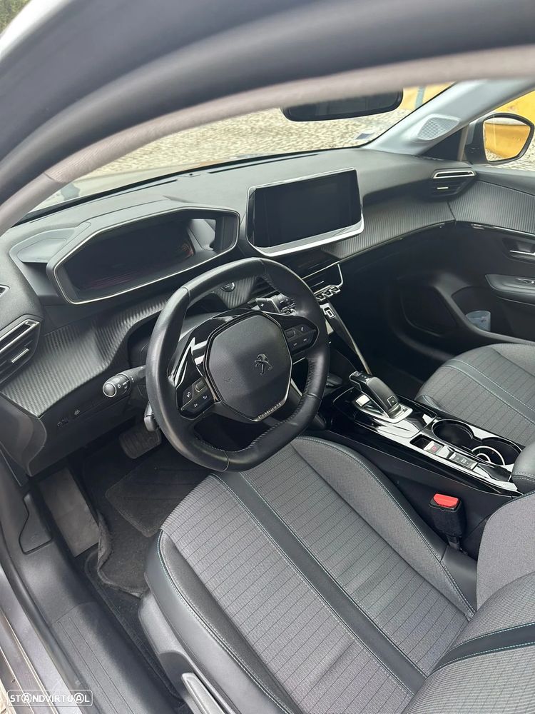 Peugeot 208 1.2 PureTech Allure EAT8 - 3