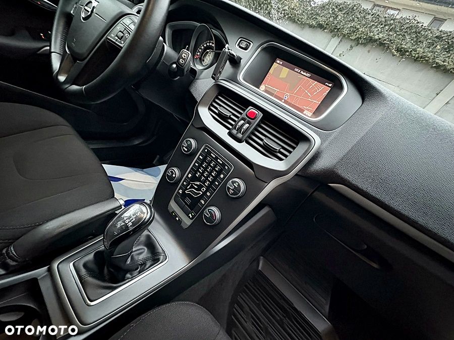 Volvo V40 D2 Momentum - 22