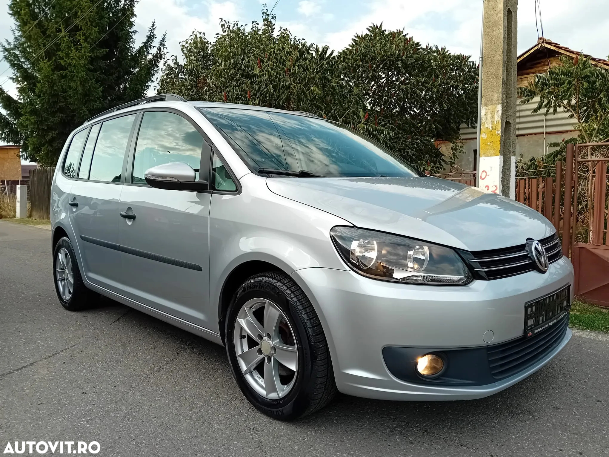 Volkswagen Touran 1.6 TDI DPF BlueMotion Technology DSG Comfortline - 2