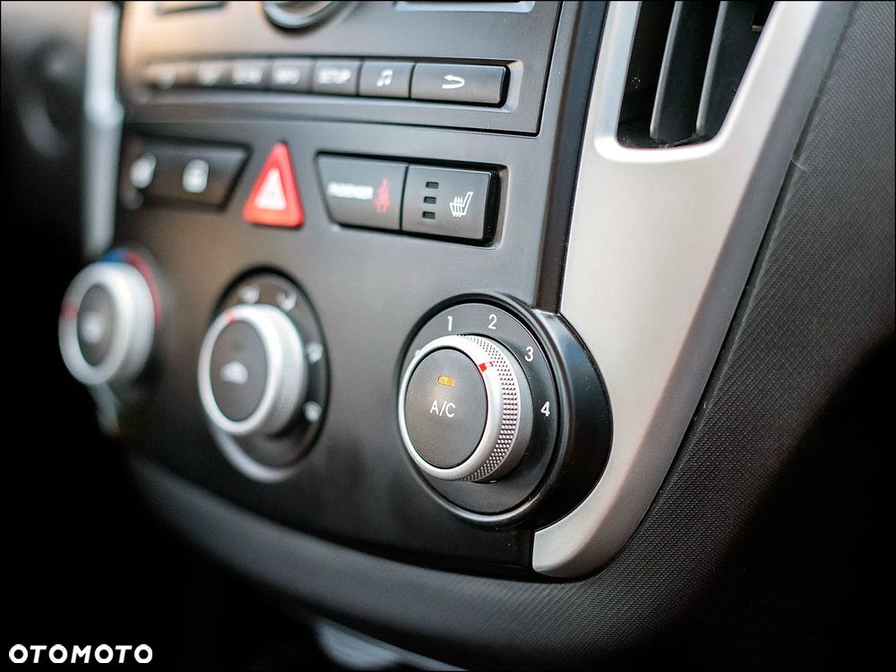 Kia Ceed - 27