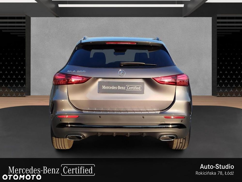 Mercedes-Benz GLA - 6