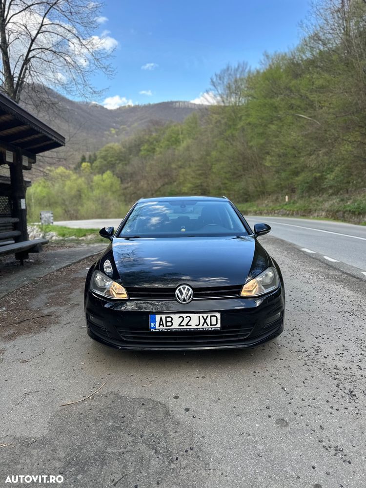 Volkswagen Golf - 1