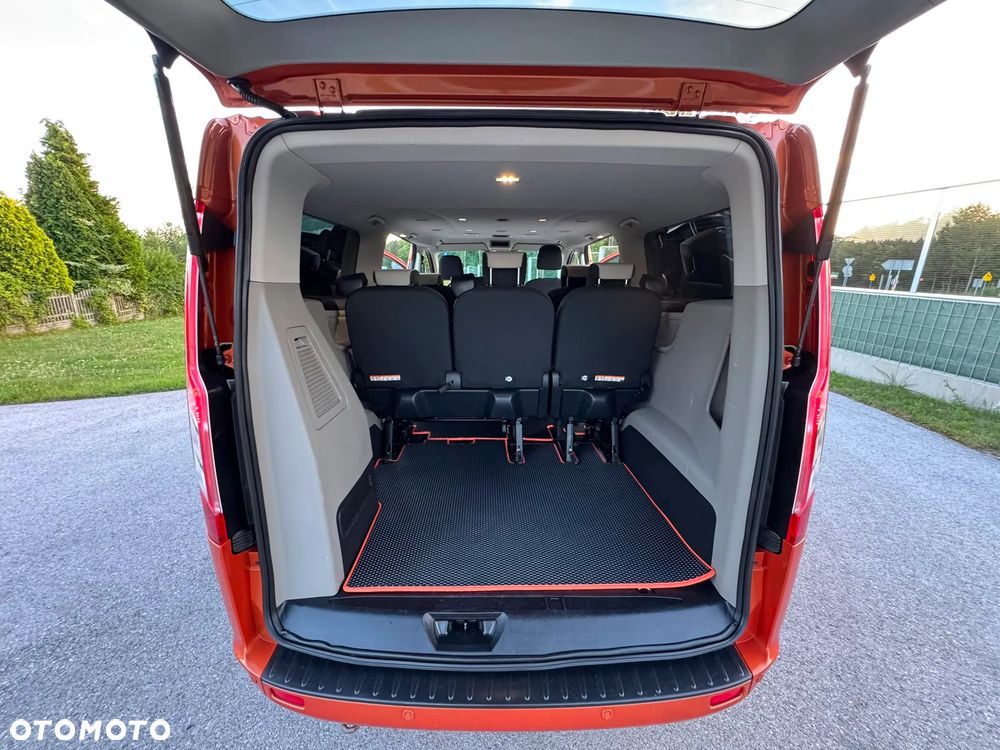 Ford Tourneo Custom - 19