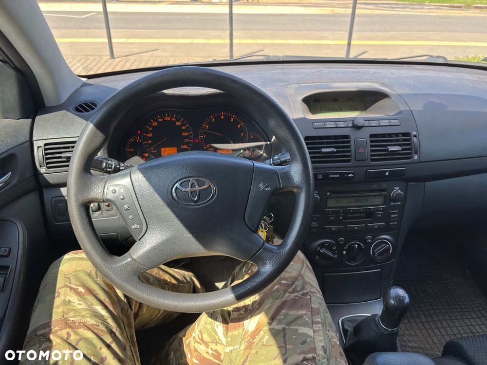Toyota Avensis 1.8 VVT-i Terra - 4