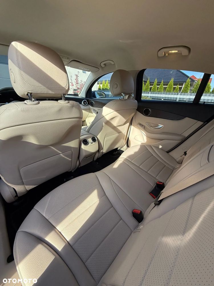 Mercedes-Benz GLC - 12