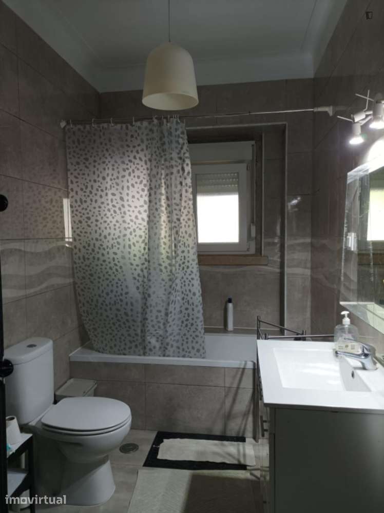 Quarto - localizado em Alvalade Lisbon - Grande imagem: 2/8