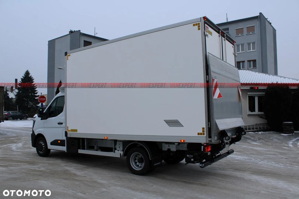 Renault MASTER RWD Bliźniak Kontener + Winda 1T - 12