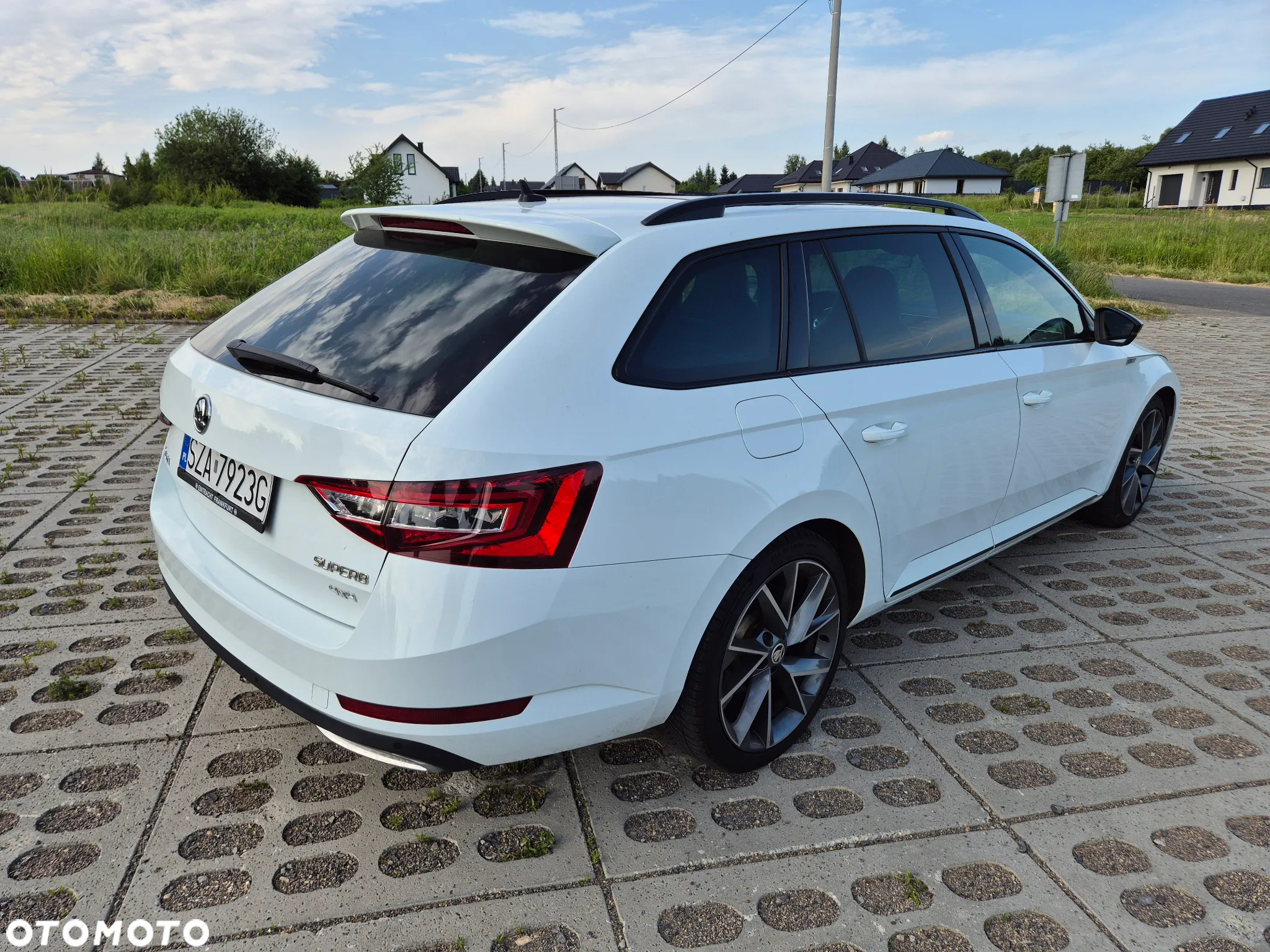 Skoda Superb 2.0 TDI 4x4 DSG Sportline - 35