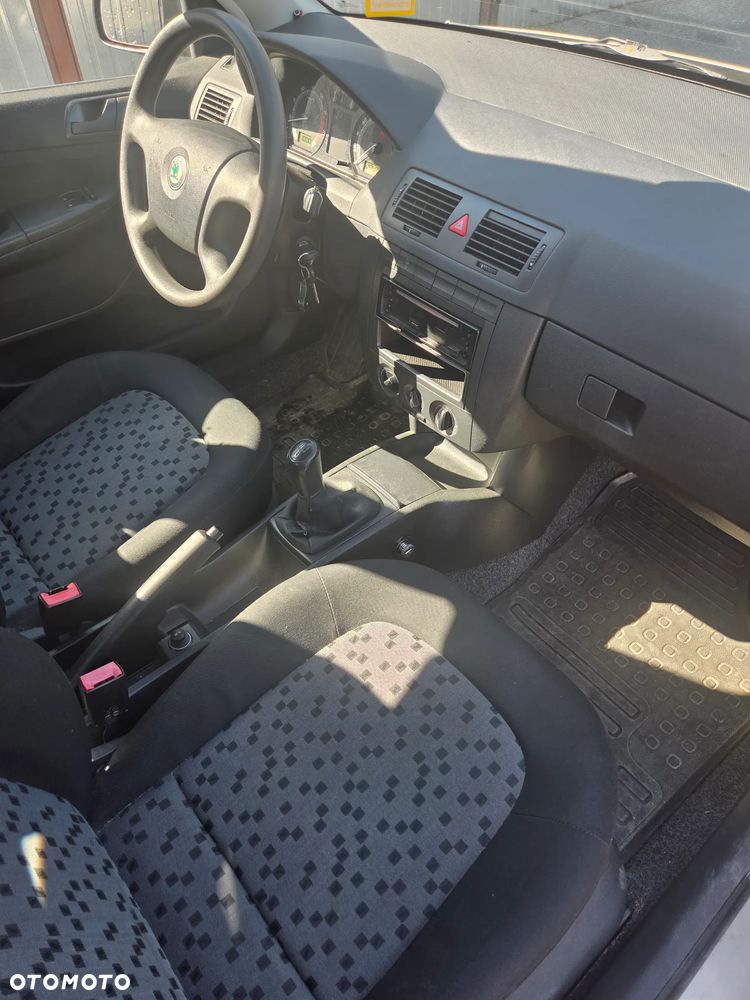 Skoda Fabia - 5
