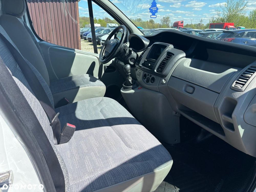 Renault Trafic - 25