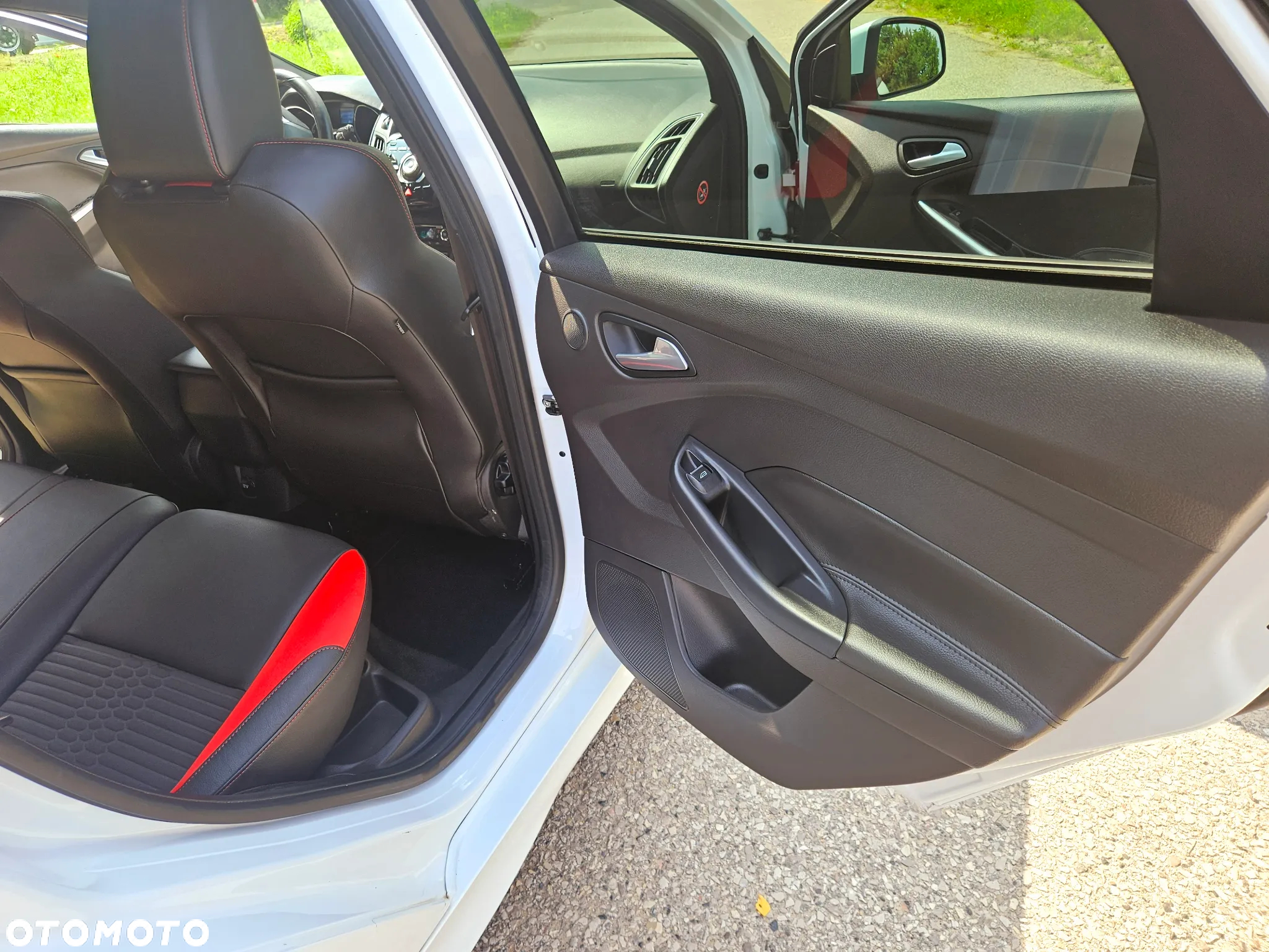 Ford Focus 2.0 EcoBoost ST mit Leder-Sport-Paket - 15