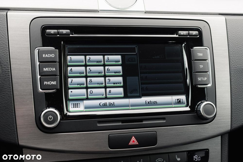 Volkswagen Passat - 19