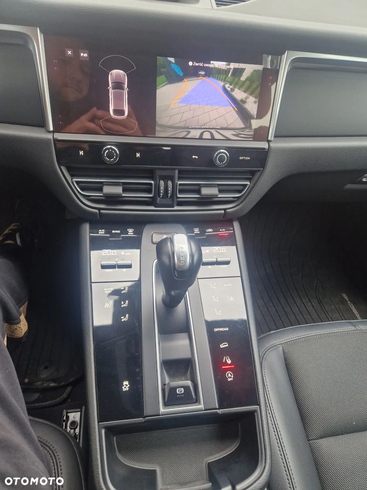 Porsche Macan Standard - 23