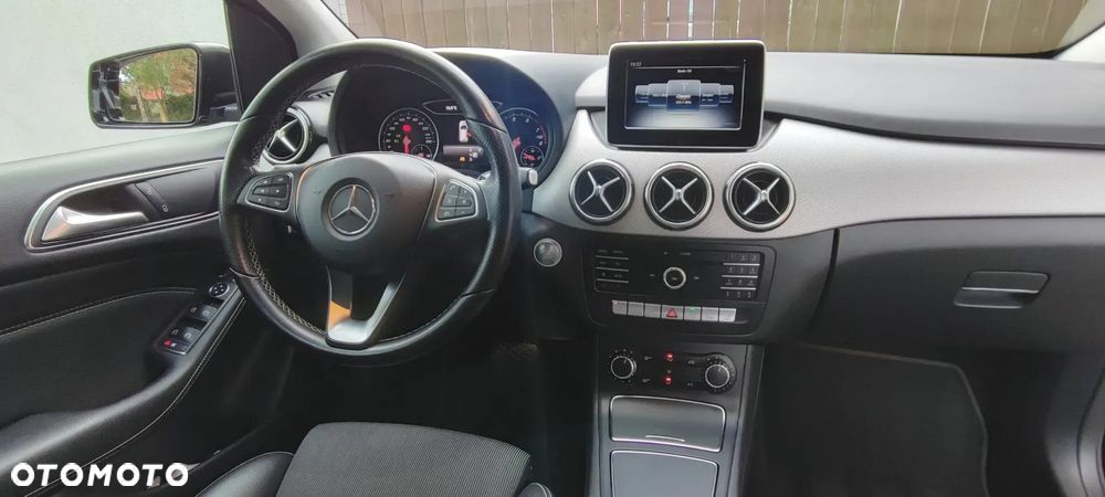 Mercedes-Benz Klasa B 200 7G-DCT Style - 18