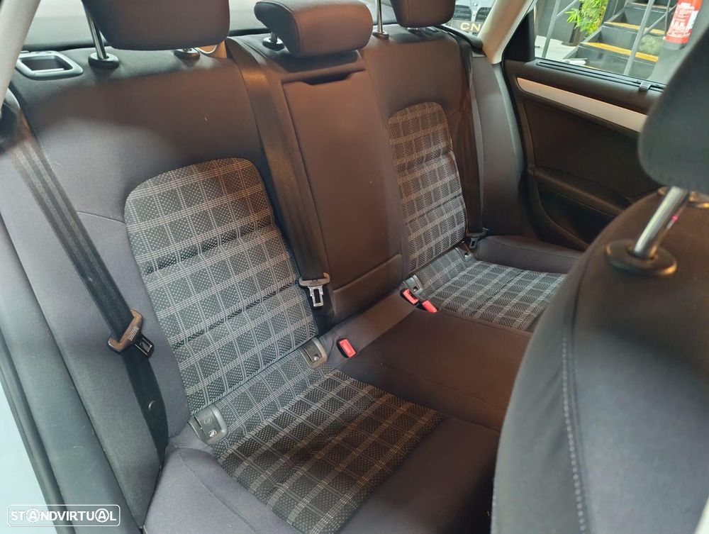 Audi A4 2.0 TDI Business Line Plus - 20