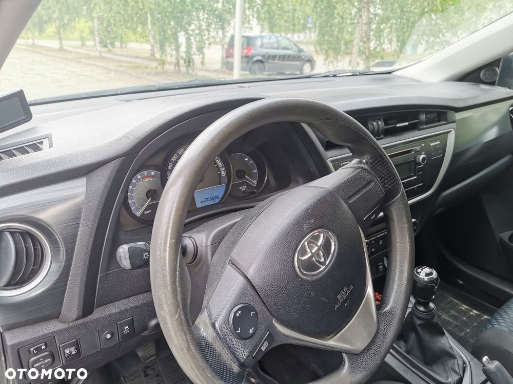 Toyota Auris - 4