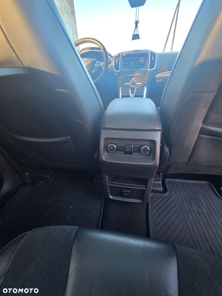 Ford Galaxy - 15