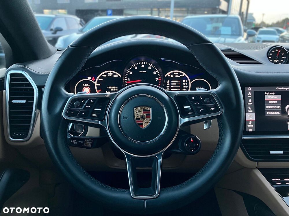 Porsche Cayenne - 25