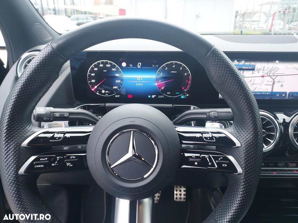 Mercedes-Benz GLA - 11