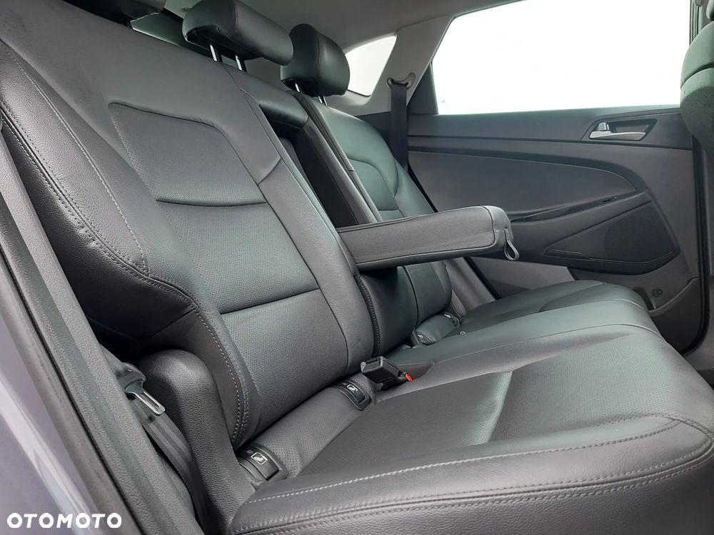 Hyundai Tucson blue 1.7 CRDi 2WD Intro Edition - 23