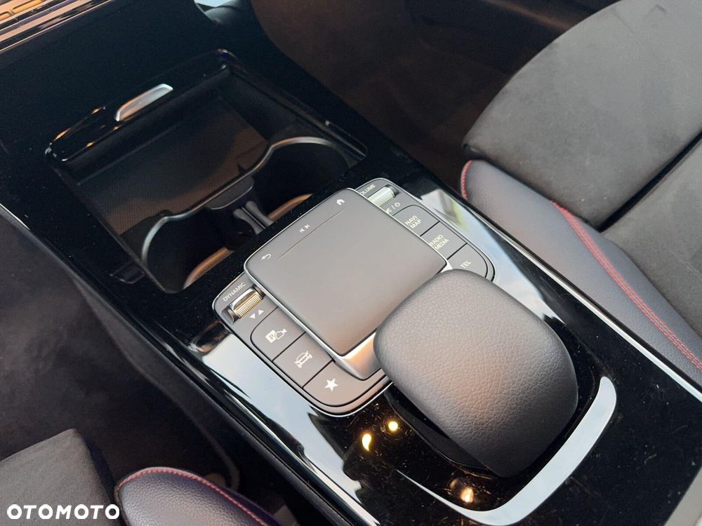 Mercedes-Benz CLA - 18