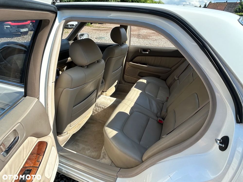 Lexus LS - 13
