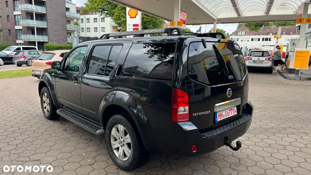 Nissan Pathfinder 2.5 DCi Elegance - 37