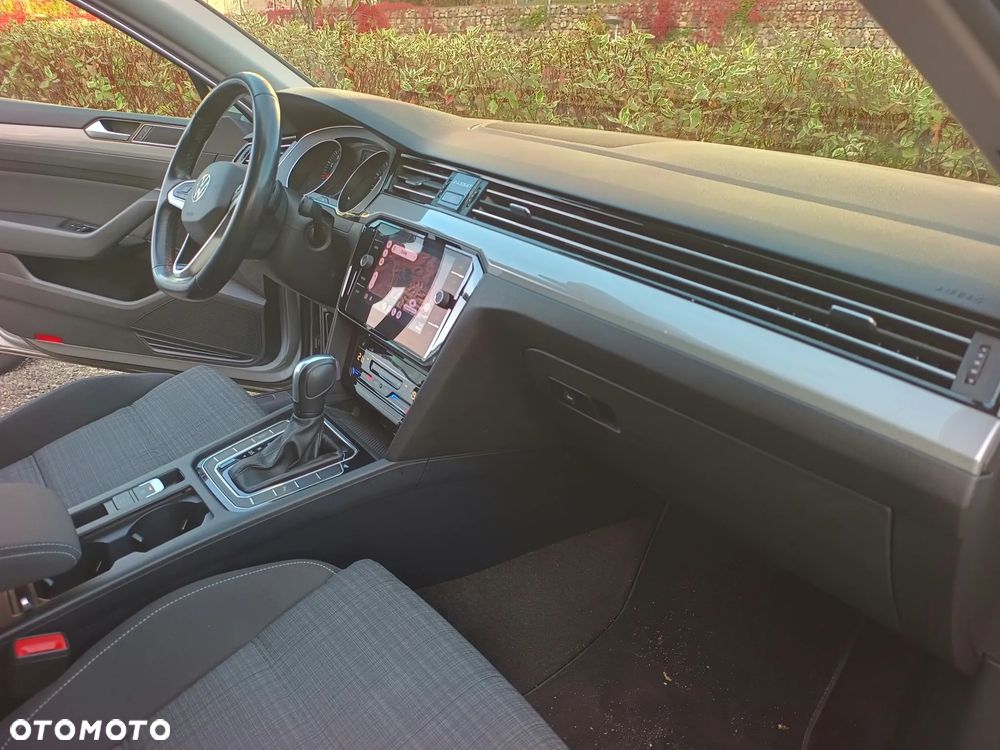 Volkswagen Passat - 24