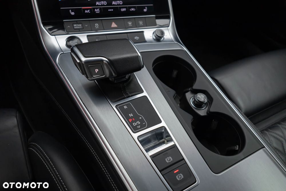 Audi A6 Avant 55 TFSI e quattro S tronic S line - 23