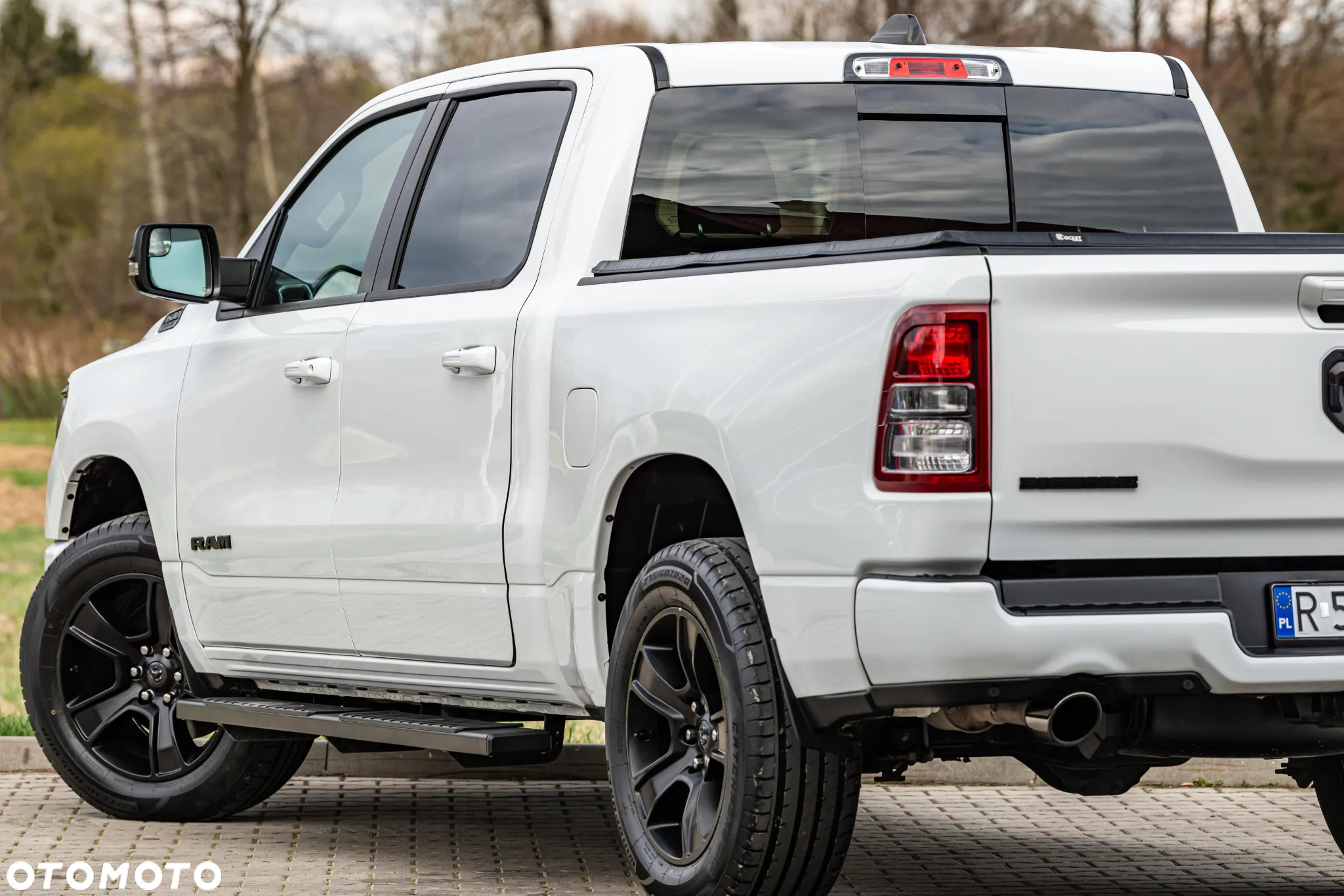 Dodge RAM 1500 5.7 4x4 - 16