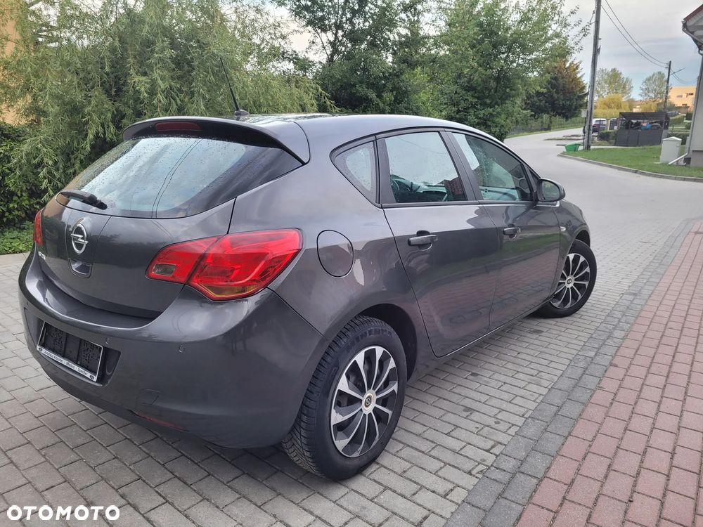 Opel Astra 1.6 Innovation - 16