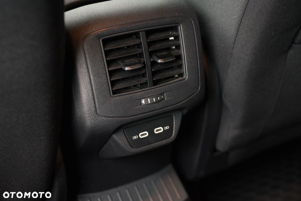 Volkswagen T-Roc - 36